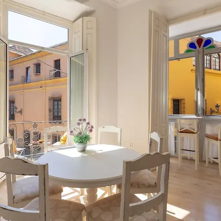 Luminoso Apartamento De Dos Habitaciones Con Vistas A Las Catedral Malaga Exterior photo