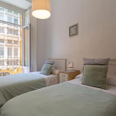 Luminoso Apartamento De Dos Habitaciones Con Vistas A Las Catedral Malaga Exterior photo